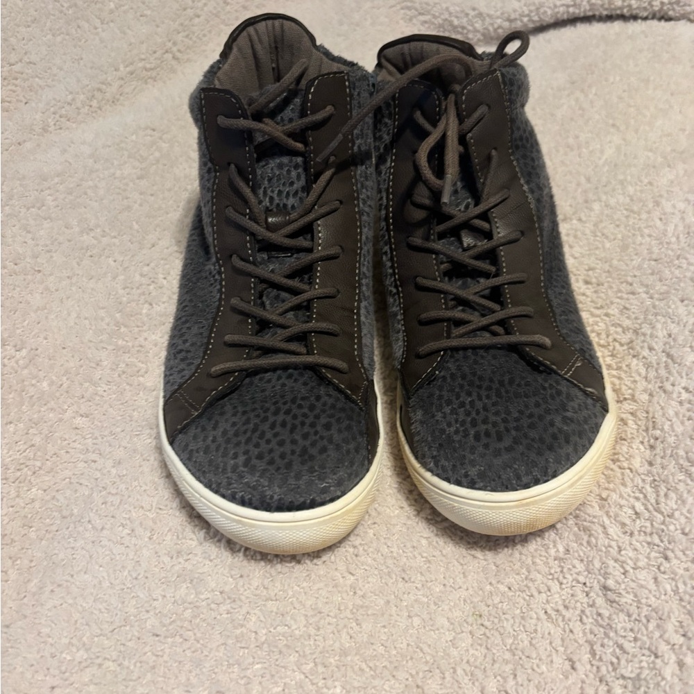 Women’s Fashion Sneaker